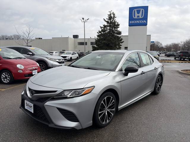 2018 Toyota Camry SE FWD photo