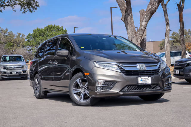 2018 Honda Odyssey Touring FWD photo