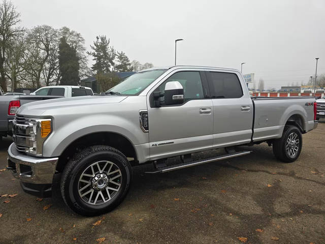 2017 Ford F-350 Super Duty Lariat 4WD photo