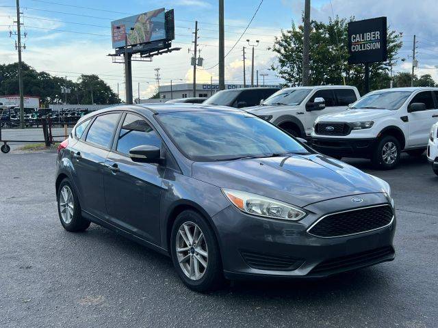 2017 Ford Focus SE FWD photo