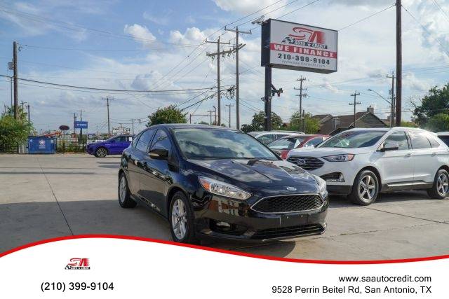 2017 Ford Focus SE FWD photo