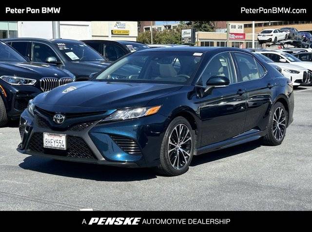 2018 Toyota Camry SE FWD photo
