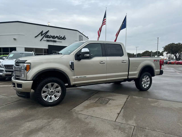 2017 Ford F-250 Super Duty Platinum 4WD photo