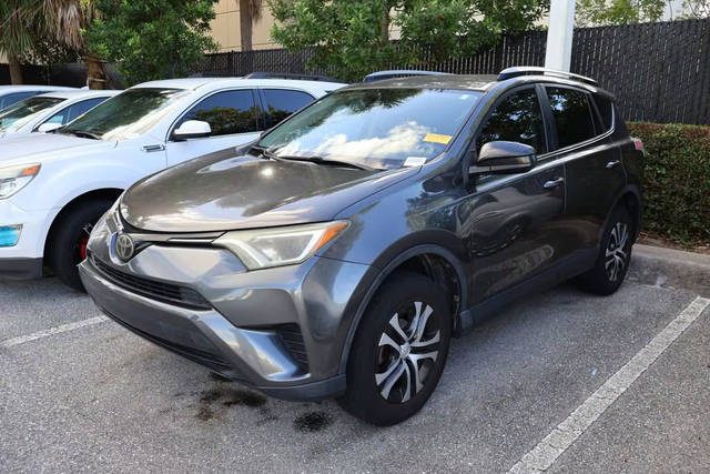 2018 Toyota RAV4 LE FWD photo