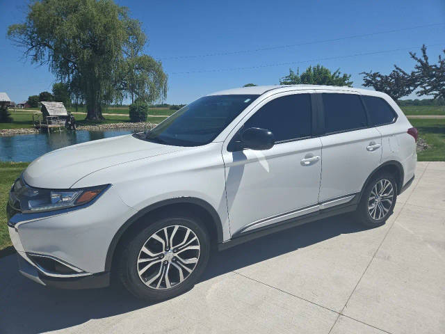 2018 Mitsubishi Outlander ES FWD photo