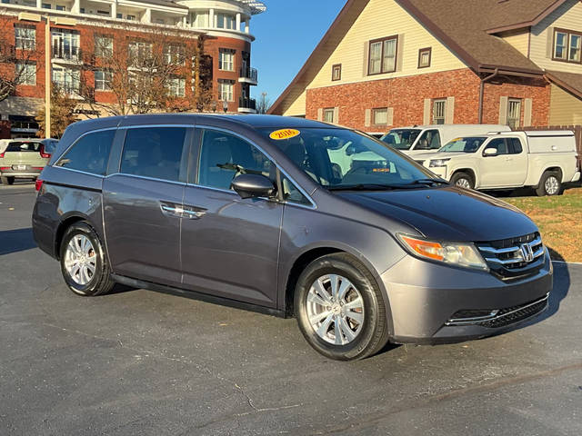 2016 Honda Odyssey SE FWD photo
