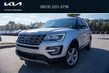 2017 Ford Explorer XLT 4WD photo
