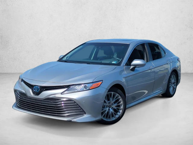 2018 Toyota Camry Hybrid XLE FWD photo