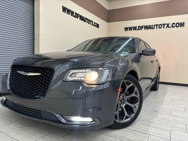 2017 Chrysler 300 300S RWD photo