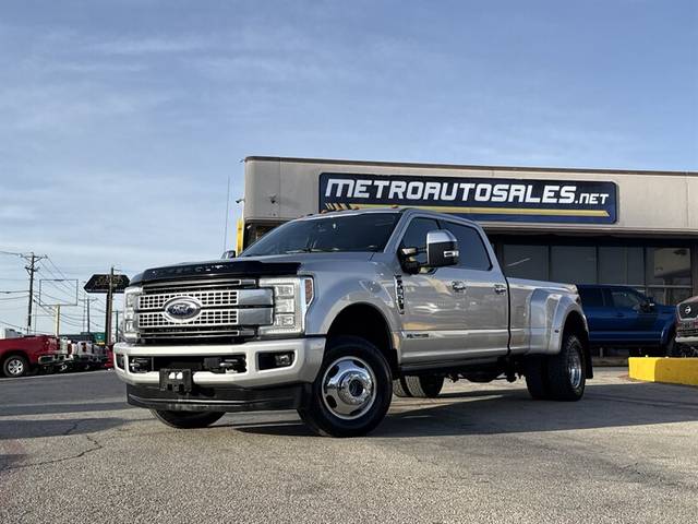2017 Ford F-350 Super Duty Platinum 4WD photo