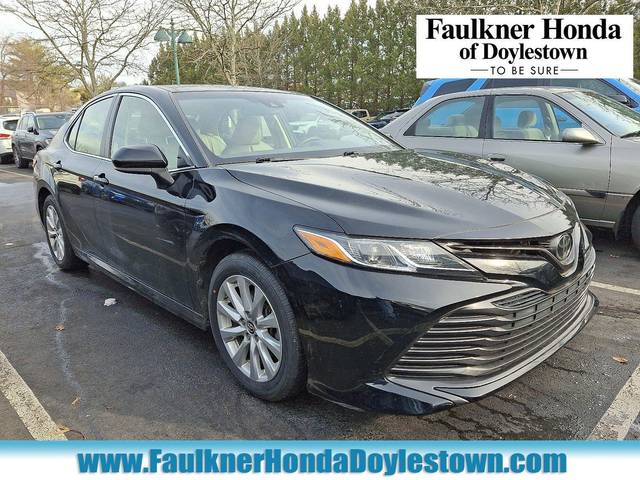 2018 Toyota Camry LE FWD photo