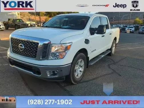 2017 Nissan Titan SV 4WD photo