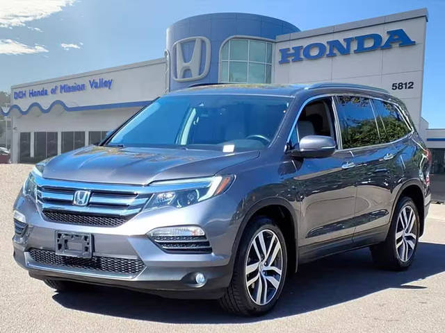 2017 Honda Pilot Touring AWD photo