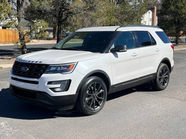 2017 Ford Explorer XLT 4WD photo
