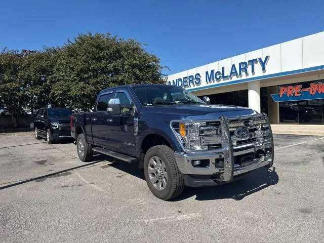 2017 Ford F-250 Super Duty Lariat 4WD photo