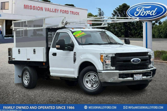 2017 Ford F-350 Super Duty XL RWD photo