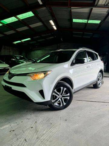 2017 Toyota RAV4 LE AWD photo