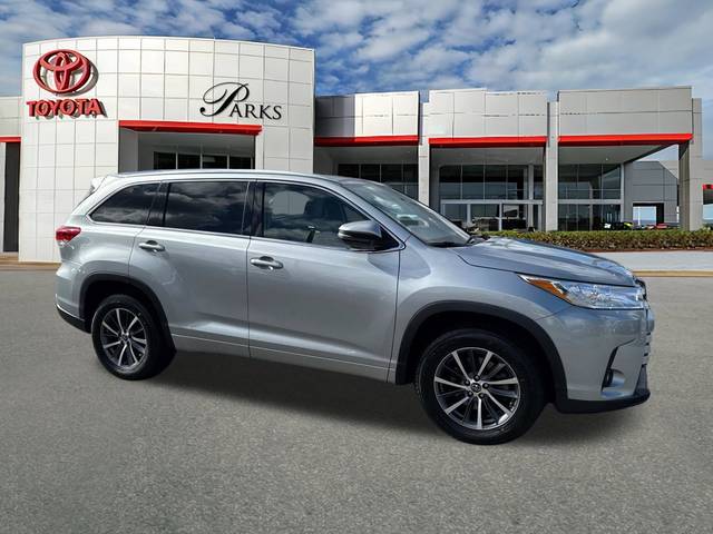 2017 Toyota Highlander XLE FWD photo