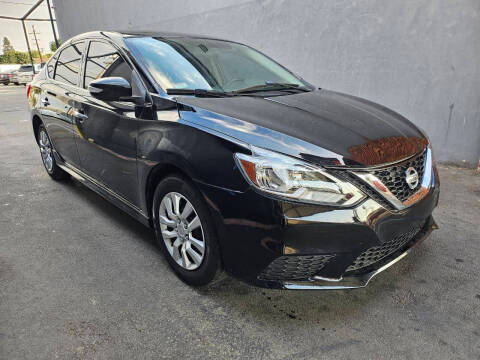 2017 Nissan Sentra SR FWD photo