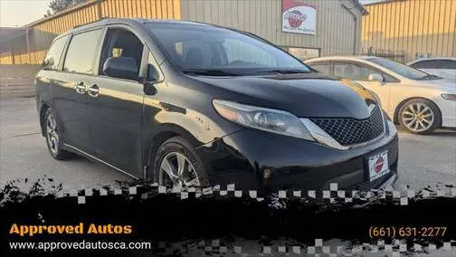 2017 Toyota Sienna SE FWD photo