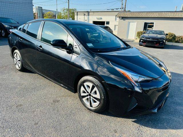 2017 Toyota Prius Two FWD photo