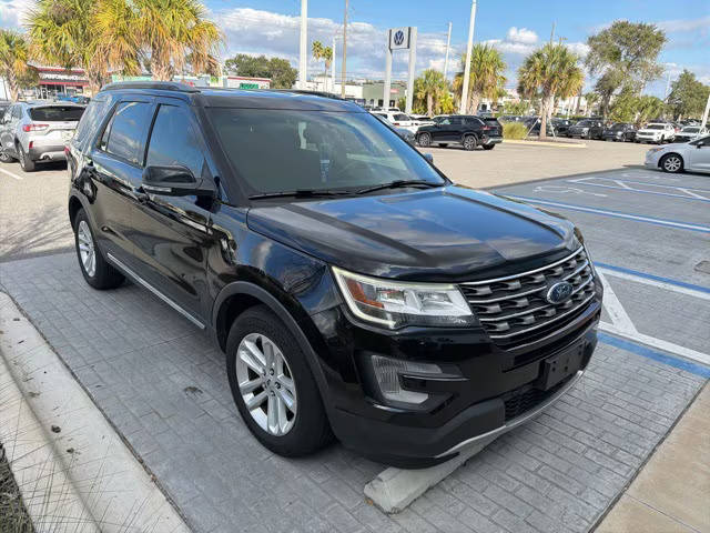 2017 Ford Explorer XLT FWD photo