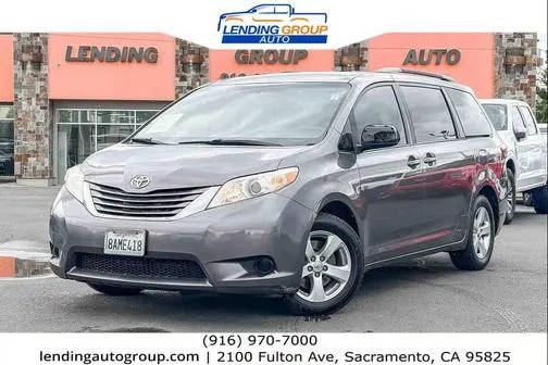 2017 Toyota Sienna LE FWD photo
