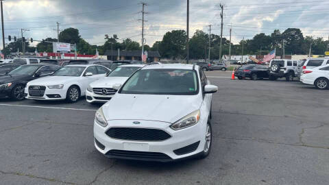 2017 Ford Focus SE FWD photo