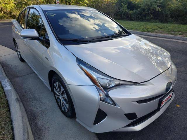 2017 Toyota Prius Three FWD photo