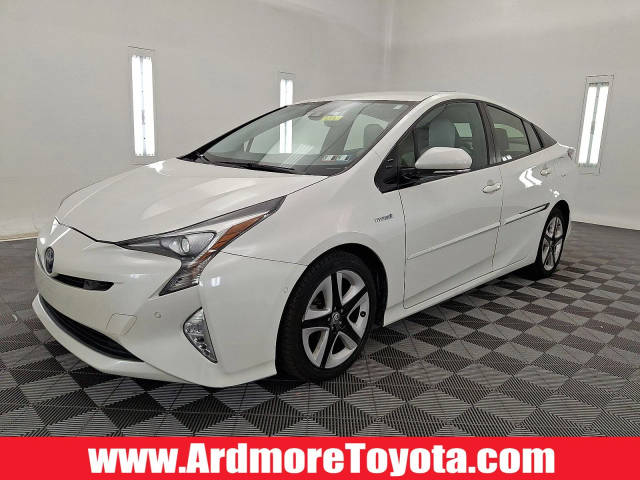2017 Toyota Prius Four Touring FWD photo
