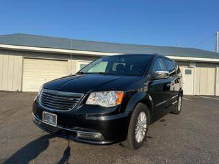 2016 Chrysler Town and Country Limited FWD photo