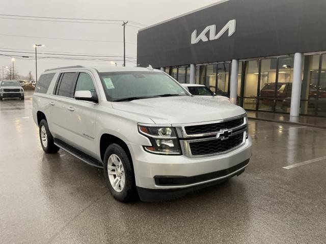 2018 Chevrolet Suburban LT 4WD photo