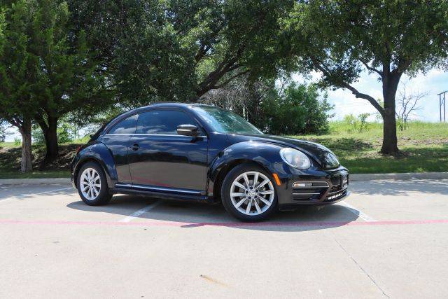 2018 Volkswagen Beetle SE FWD photo