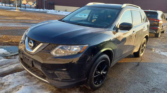 2016 Nissan Rogue SV FWD photo