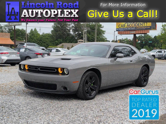 2018 Dodge Challenger SXT RWD photo