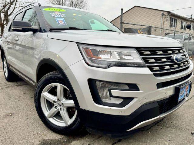 2017 Ford Explorer XLT 4WD photo