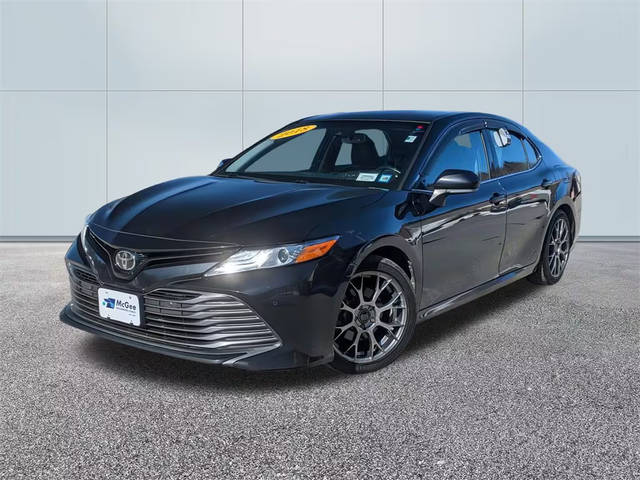 2018 Toyota Camry XLE FWD photo