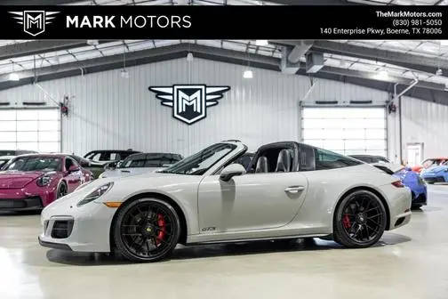 2018 Porsche 911 4 GTS AWD photo