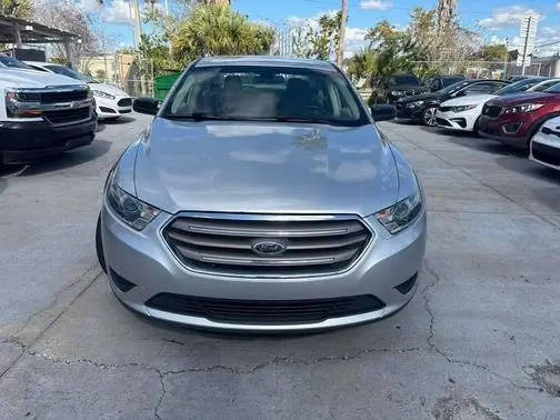 2017 Ford Taurus SE FWD photo