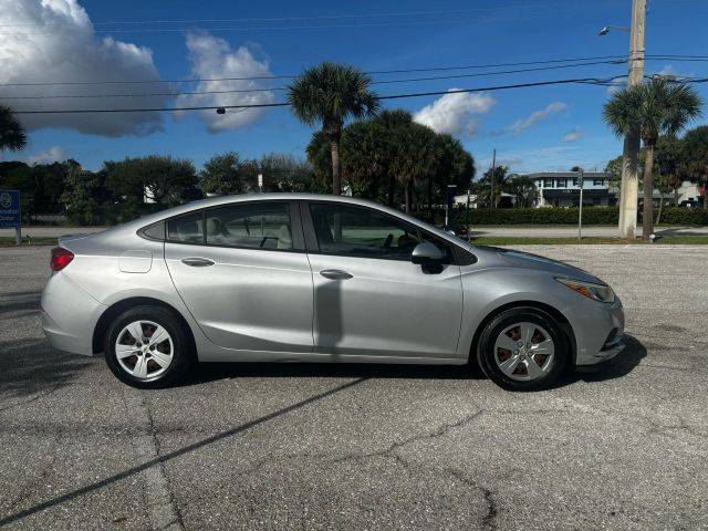 2018 Chevrolet Cruze LS FWD photo