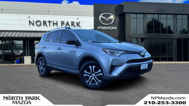 2018 Toyota RAV4 LE FWD photo