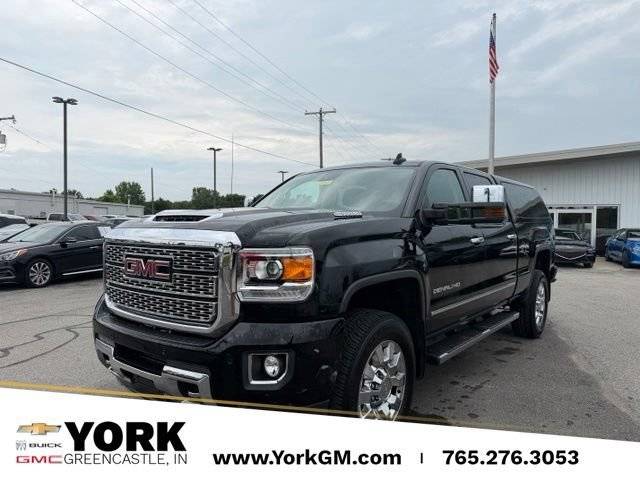 2018 GMC Sierra 2500HD Denali 4WD photo