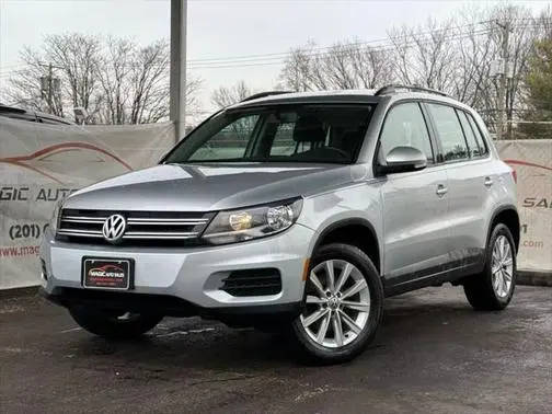 2017 Volkswagen Tiguan AWD photo
