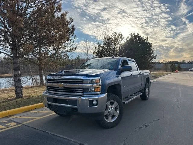 2018 Chevrolet Silverado 2500HD LT 4WD photo