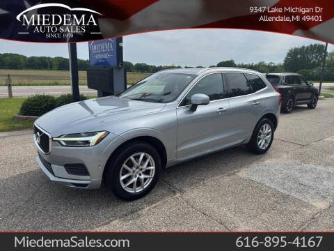 2018 Volvo XC60 Momentum AWD photo