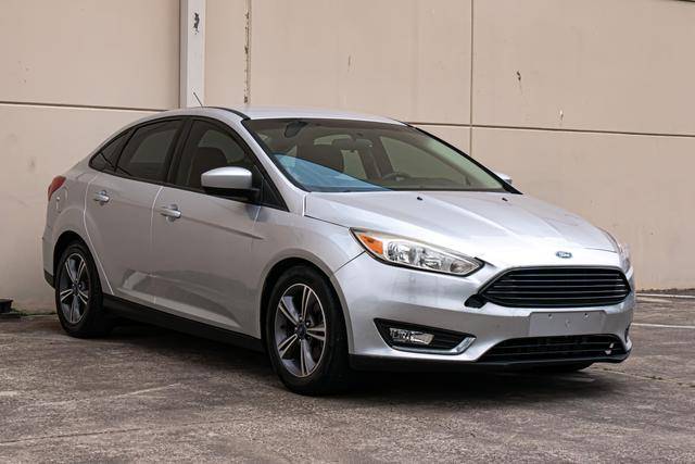 2018 Ford Focus SE FWD photo