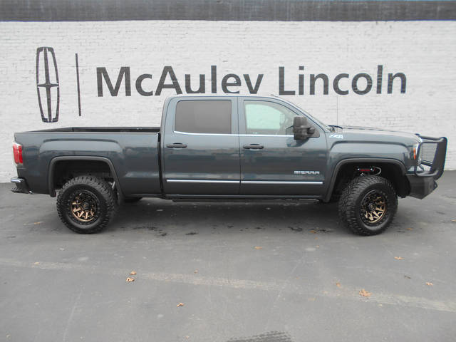 2018 GMC Sierra 1500 SLT 4WD photo