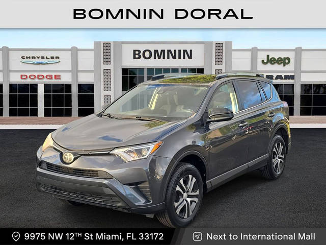 2018 Toyota RAV4 LE FWD photo