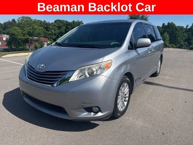 2017 Toyota Sienna XLE Premium FWD photo