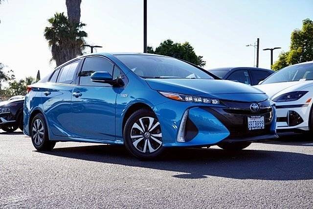 2017 Toyota Prius Prime Premium FWD photo
